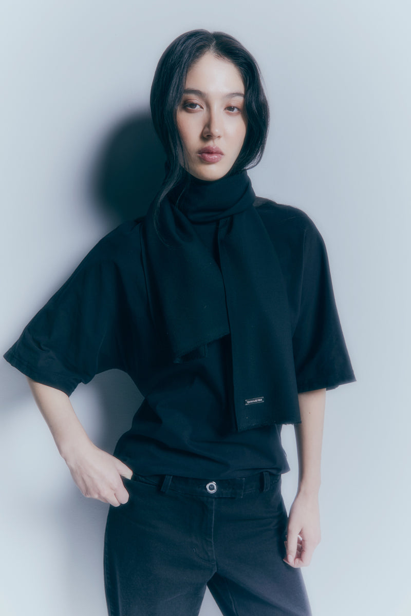 Saturno Noir Scarf Made of Warm Merino Wool